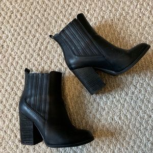 Black heeled ankle boots!